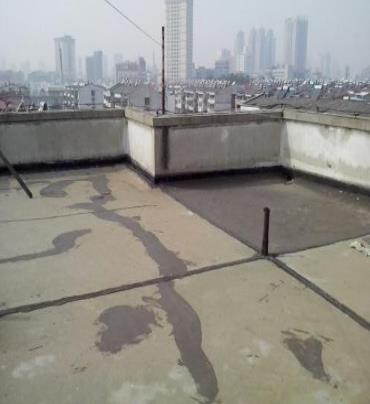 韶关市漏水维修 楼顶漏水是什么原因，楼顶漏水维修方法是什么?